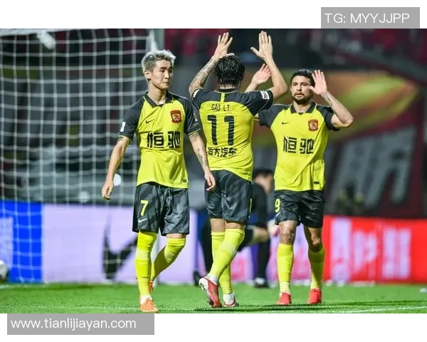 重庆足球队的速度之道：如何在赛场上赢得快速反击的优势